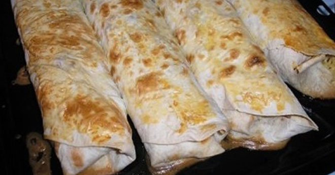 Лаваш фаршированный, запеченный в духовке
