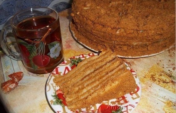 Медовик с заварным кремом — нежный, пропитанный, большой