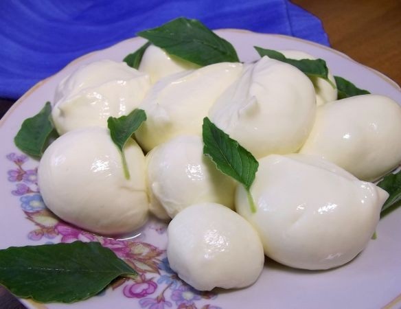 Домашняя моцарелла. Вкуснее магазинной, а готовится за полчаса!