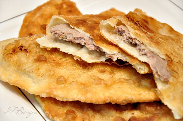 Как приготовить вкуснейшие чебуреки на скорую руку