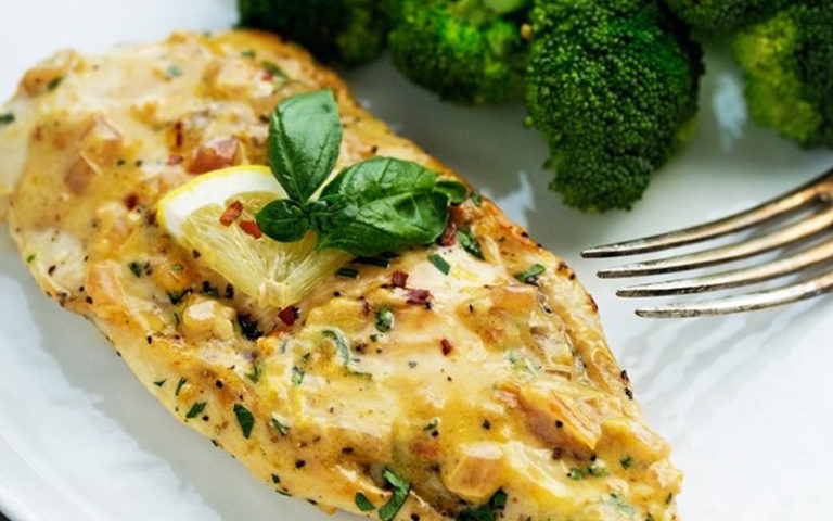 Вкуснейшая курочка в нежном соусе