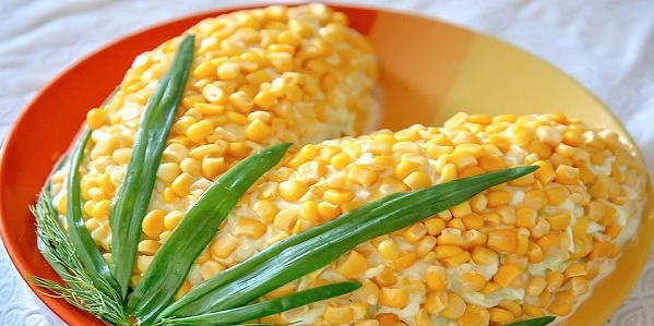 Нарядный салат «Кукурузка» без майонеза