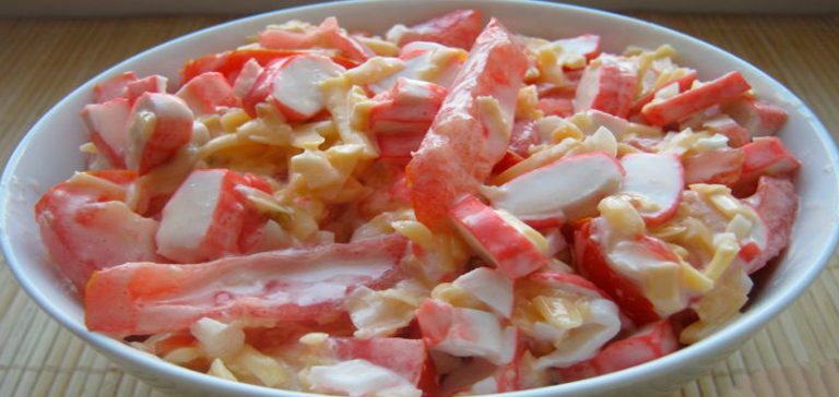 Салат Красное море с помидорами